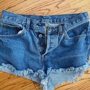 BRANDY MELVILLE denim short shorts